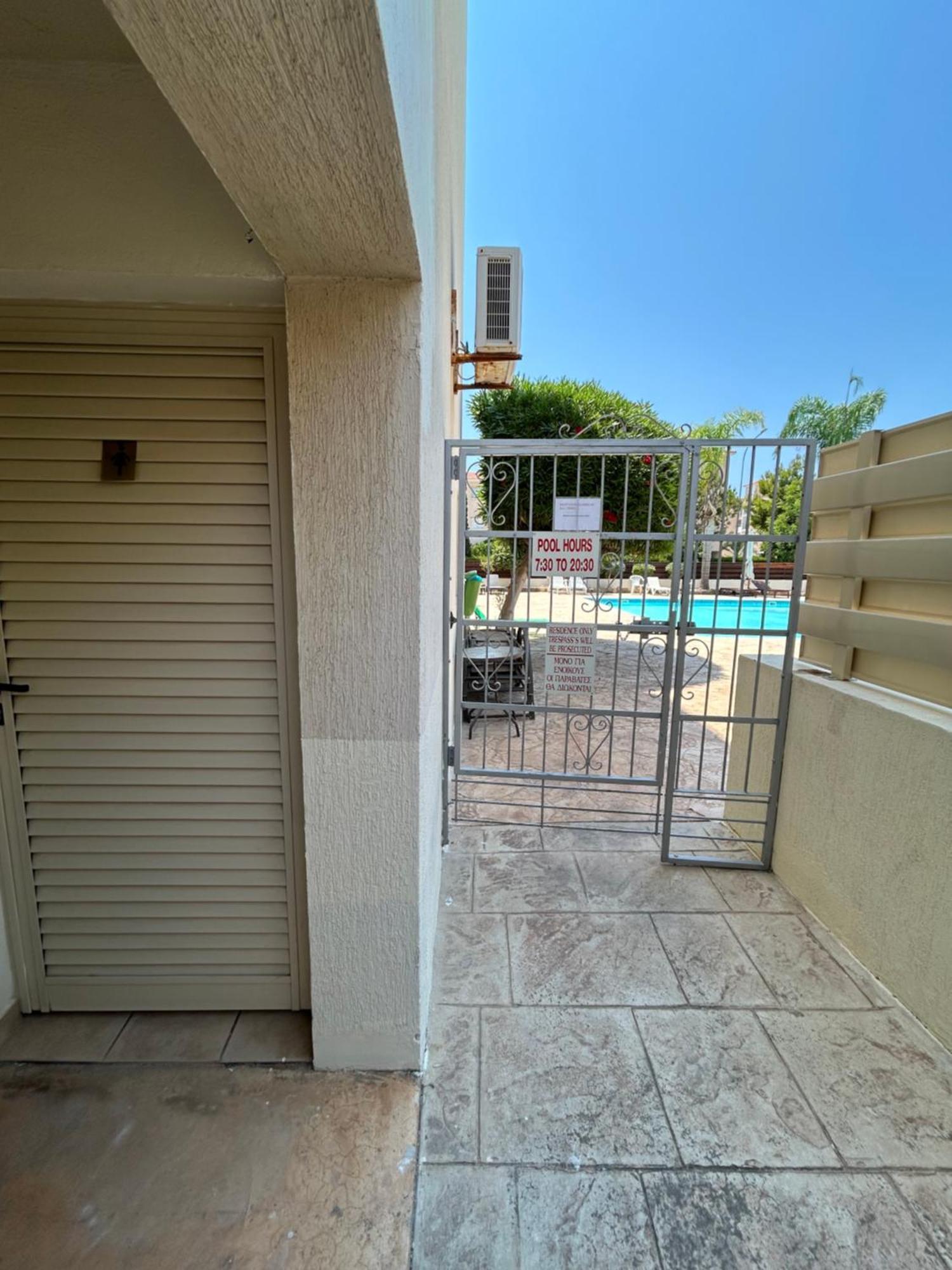 Private Apartment At Aristo Universe III With Pool Paphos Esterno foto