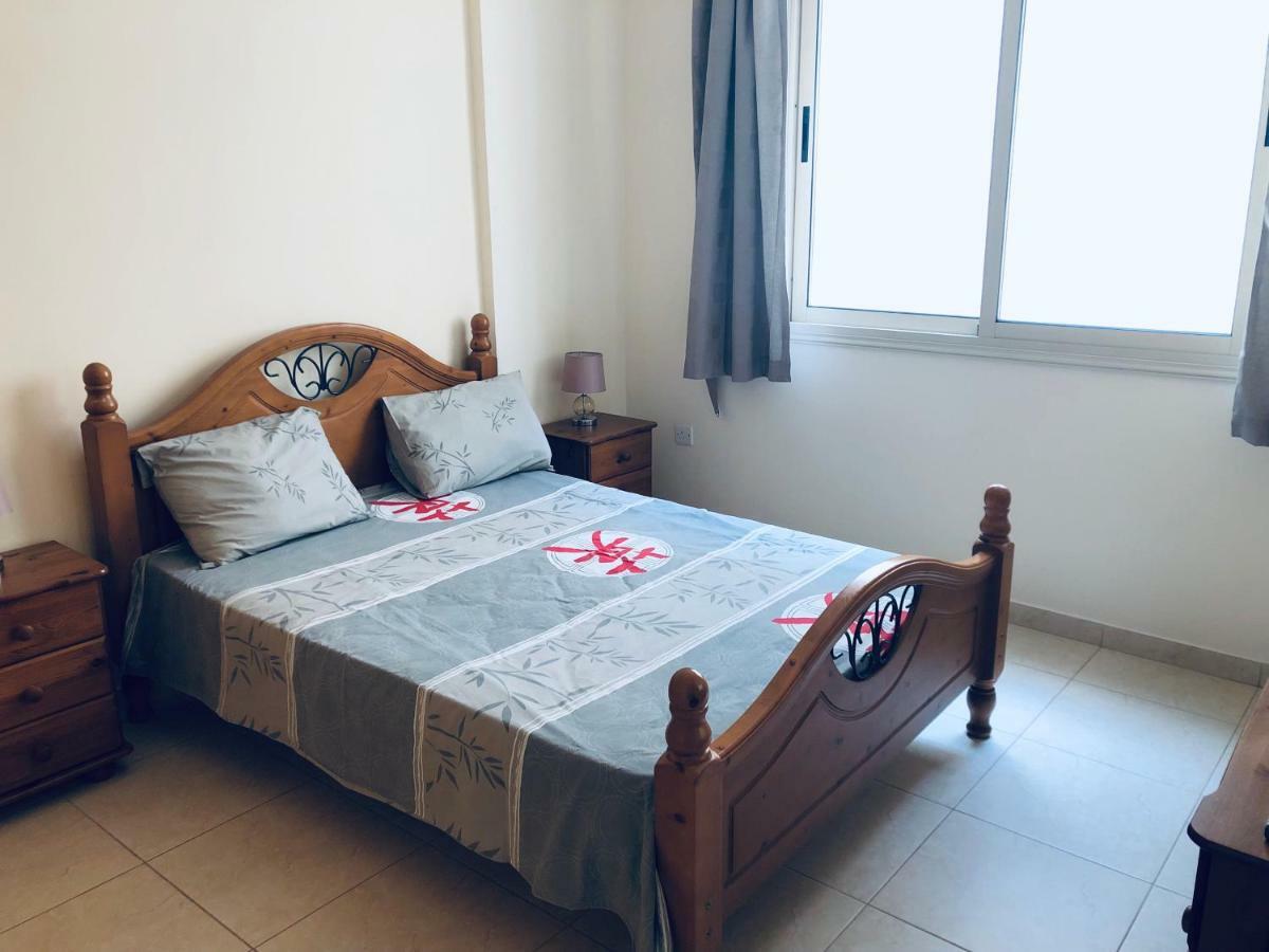 Private Apartment At Aristo Universe III With Pool Paphos Esterno foto